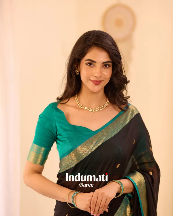Black_Color_Premium_Cotton_Silk_Saree_With_Classy_Blouse_and_tassels
