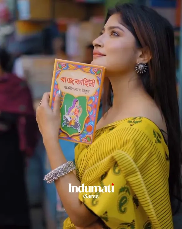 Peela_Phool_-_Bright_Yellow_Linen_Saree_with_Matching_Blouse