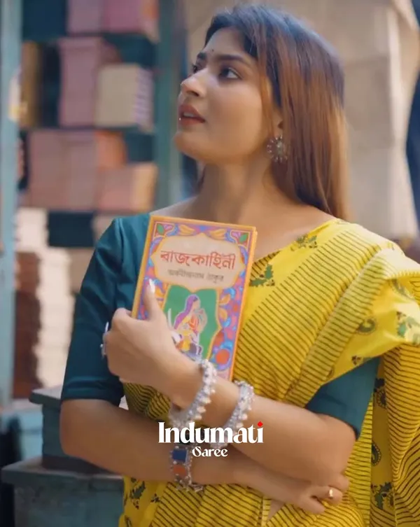 Peela_Phool_-_Bright_Yellow_Linen_Saree_with_Matching_Blouse