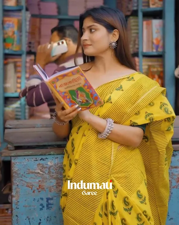Peela_Phool_-_Bright_Yellow_Linen_Saree_with_Matching_Blouse
