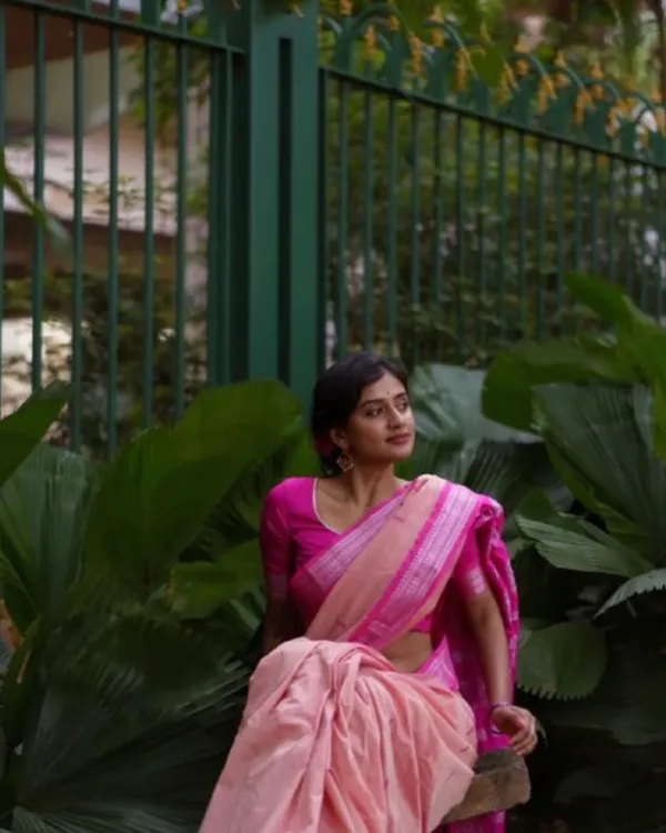 Pink_Color_Signature_Line_Soft_Banarasi_Silk_Saree_with_Classy_Bloue_Piece