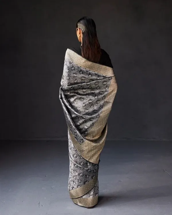 Black_Color_Latest_Arrival_Soft_Banarasi_Silk_Saree_with_Classy_Bloue_Piece