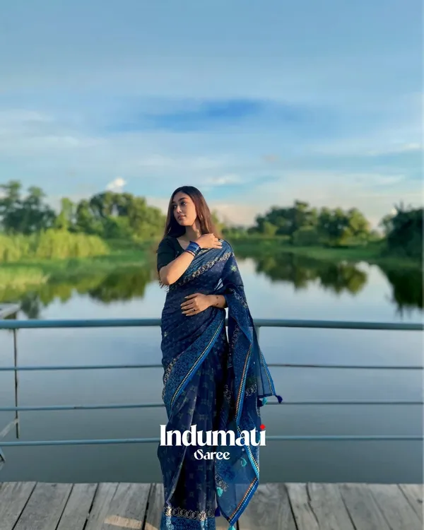 Samudra_Jyoti_-_Graceful_Navy_Linen_Saree_with_Small_Detailing_&_Border_with_Blouse_Piece