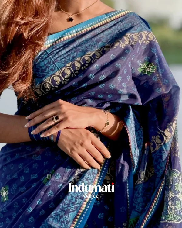 Samudra_Jyoti_-_Graceful_Navy_Linen_Saree_with_Small_Detailing_&_Border_with_Blouse_Piece