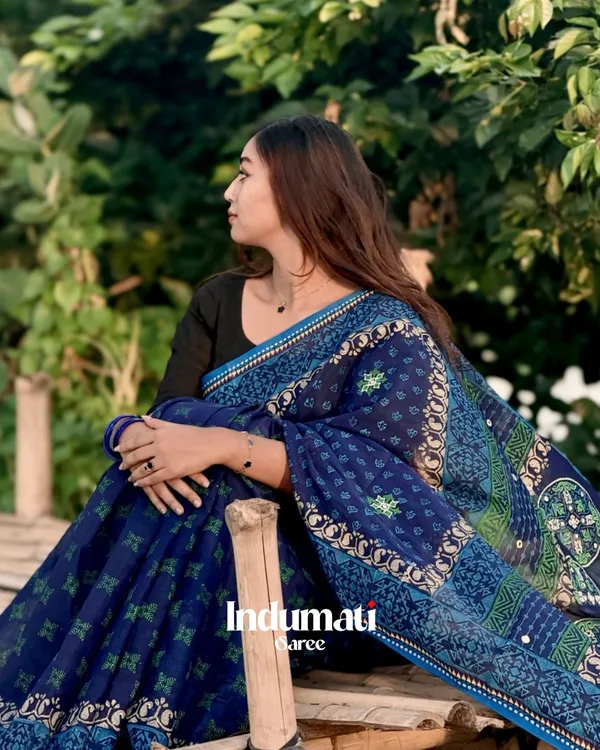 Samudra_Jyoti_-_Graceful_Navy_Linen_Saree_with_Small_Detailing_&_Border_with_Blouse_Piece