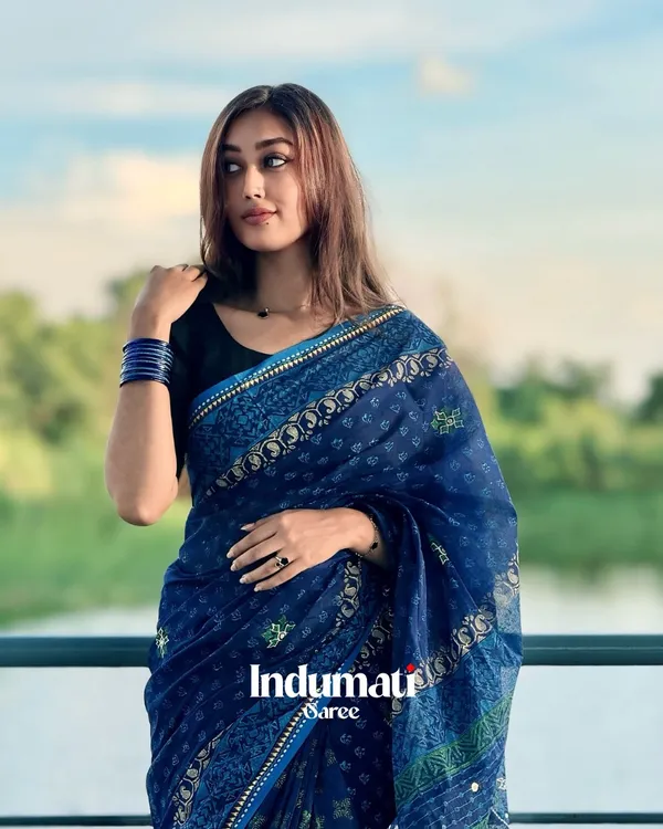 Samudra_Jyoti_-_Graceful_Navy_Linen_Saree_with_Small_Detailing_&_Border_with_Blouse_Piece