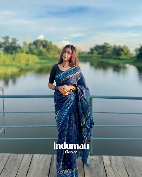 Samudra_Jyoti_-_Graceful_Navy_Linen_Saree_with_Small_Detailing_&_Border_with_Blouse_Piece