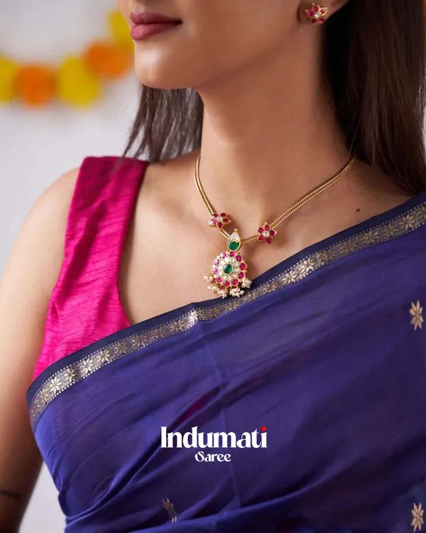 Navy_Blue_Color_Premium_Cotton_Silk_Saree_With_Classy_Blouse_and_tassels