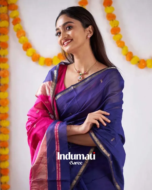 Navy_Blue_Color_Premium_Cotton_Silk_Saree_With_Classy_Blouse_and_tassels