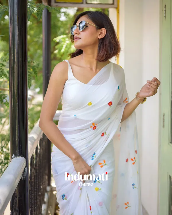 White_Soft_Mulmul_Cotton_Saree_with_Colorful_Floral_Embroidery,_with_Blouse_Piece