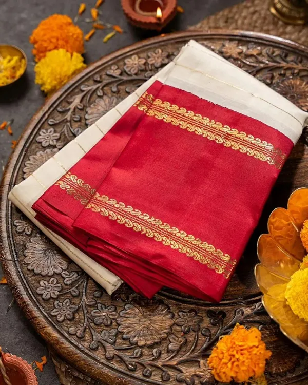 White_Color_Signature_Line_Soft_Banarasi_Silk_Saree_with_Pure_Golden_Zari_Work_&__Classy_Bloue_Piece