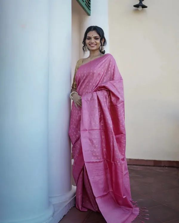 Light_Pink_Color_Hot_Right_Now_Soft_Banarasi_Silk_Saree_with_Classy_Bloue_Piece