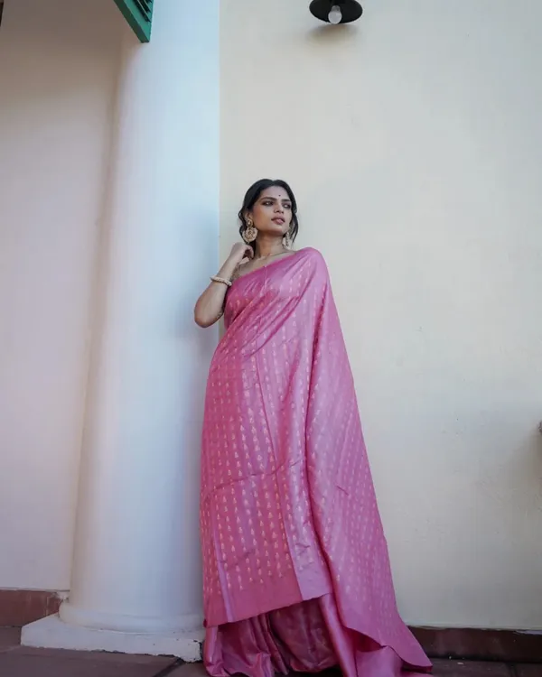 Light_Pink_Color_Hot_Right_Now_Soft_Banarasi_Silk_Saree_with_Classy_Bloue_Piece