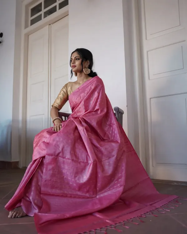 Light_Pink_Color_Hot_Right_Now_Soft_Banarasi_Silk_Saree_with_Classy_Bloue_Piece