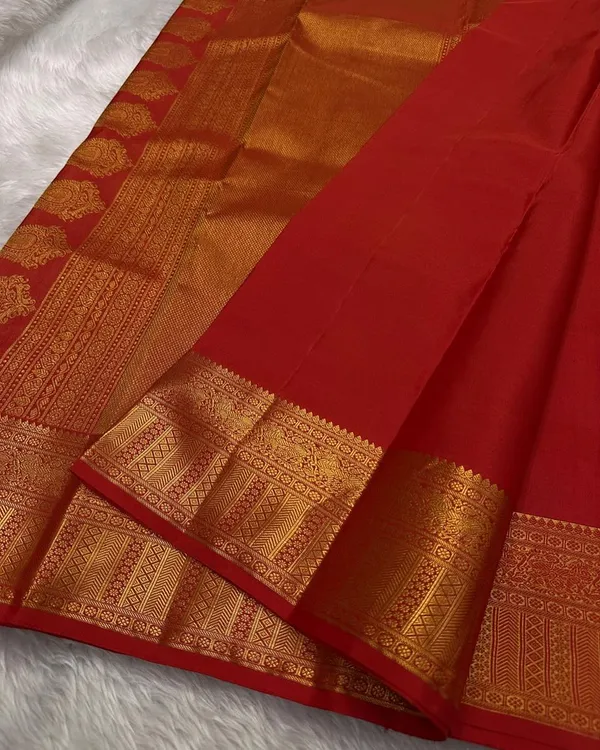 Red_Color_Pro_Collection_Soft_Banarasi_Silk_Saree_with_Pure_Golden_Zari_Work_&_Classy_Bloue_Piece