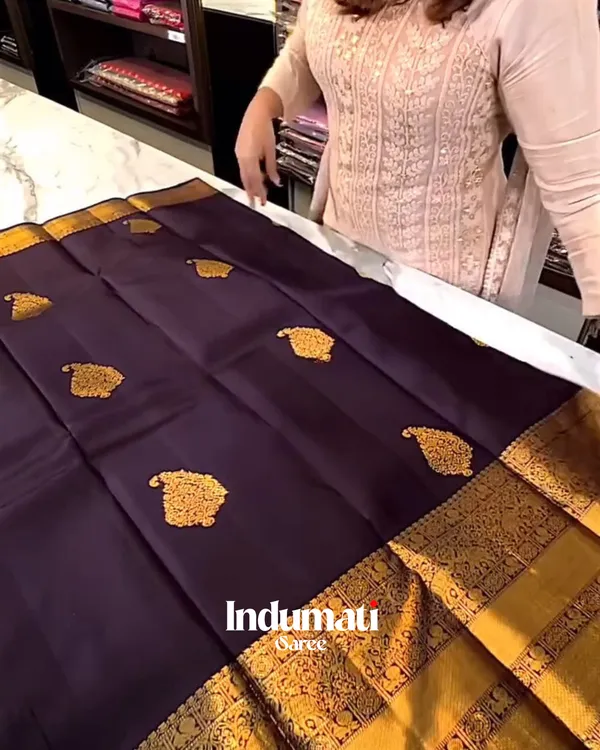 Elegant_Purple_Color_Soft_Banarasi_Silk_Saree_With_Pure_Golden_Zari_Work_&_Classy_Blouse_Piece