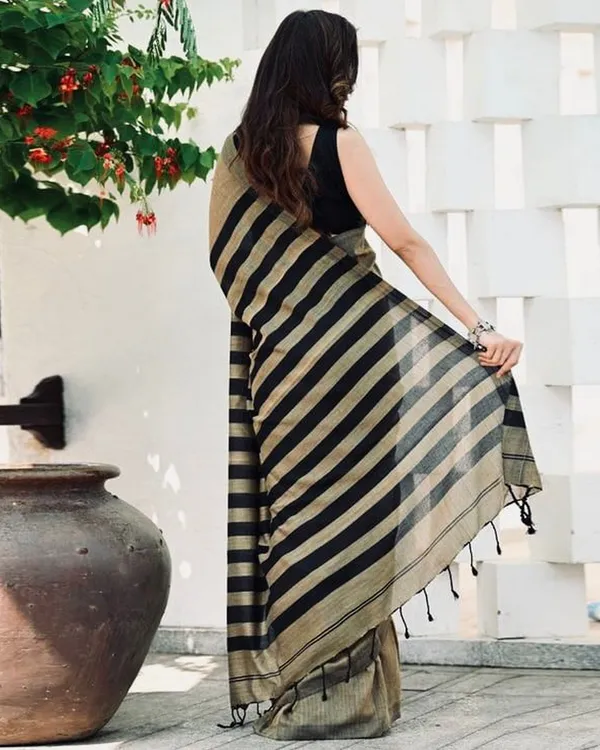 Black_And_Grey_Color_Pro_Collection_Soft_Banarasi_Silk_Saree_with_Classy_Bloue_Piece