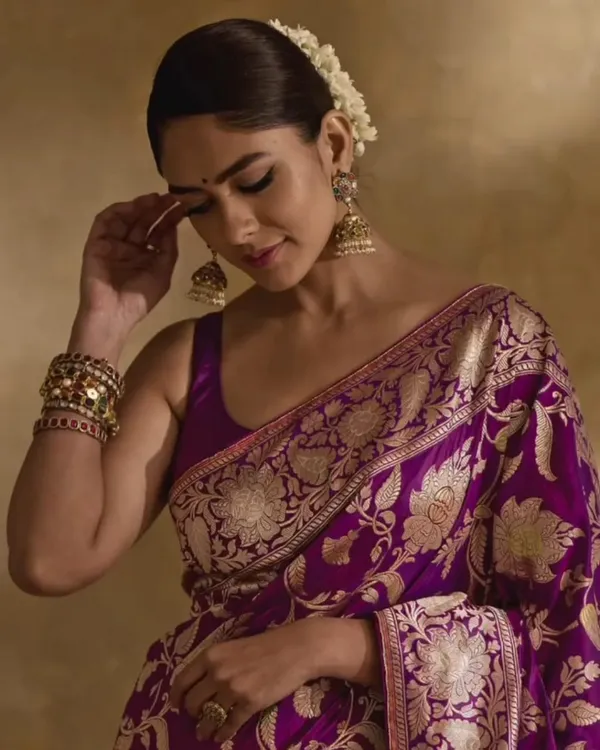 Purple_Color_Hot_Right_Now_Soft_Banarasi_Silk_Saree_with_Classy_Bloue_Piece