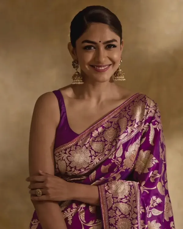 Purple_Color_Hot_Right_Now_Soft_Banarasi_Silk_Saree_with_Classy_Bloue_Piece