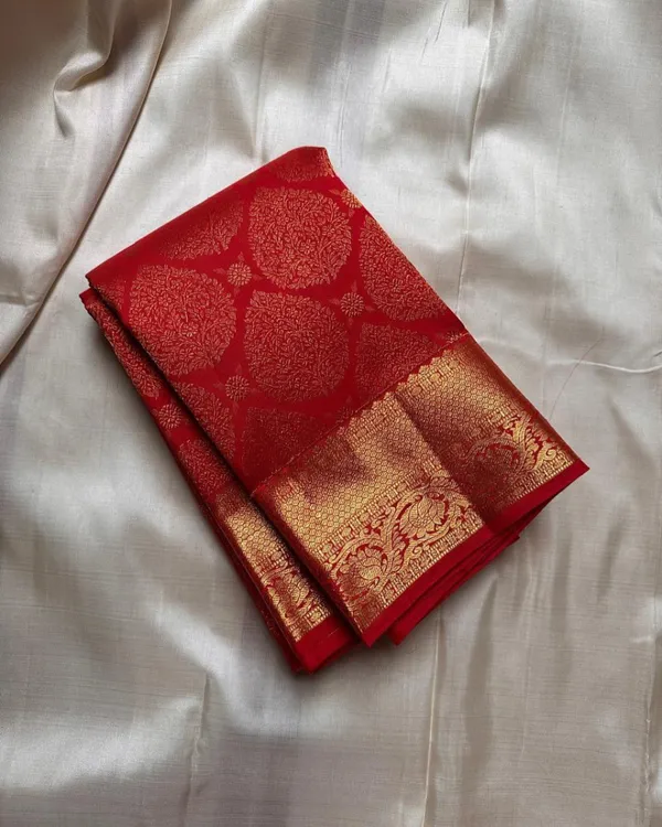 Red_Color_Viral_Pick_Soft_Banarasi_Silk_Saree_with_Pure_Golden_Zari_Work_&__Classy_Bloue_Piece