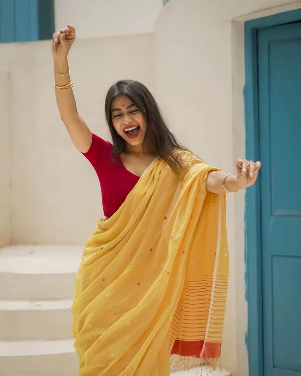 Yellow_Color_Recent_Drop_Soft_Banarasi_Silk_Saree_with_Classy_Bloue_Piece
