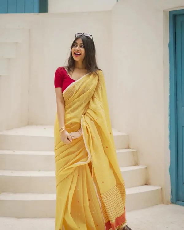 Yellow_Color_Recent_Drop_Soft_Banarasi_Silk_Saree_with_Classy_Bloue_Piece