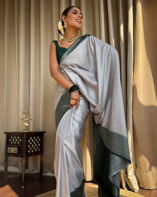 Grey_Color_Customer_Favorite_Soft_Banarasi_Silk_Saree_with_Classy_Bloue_Piece