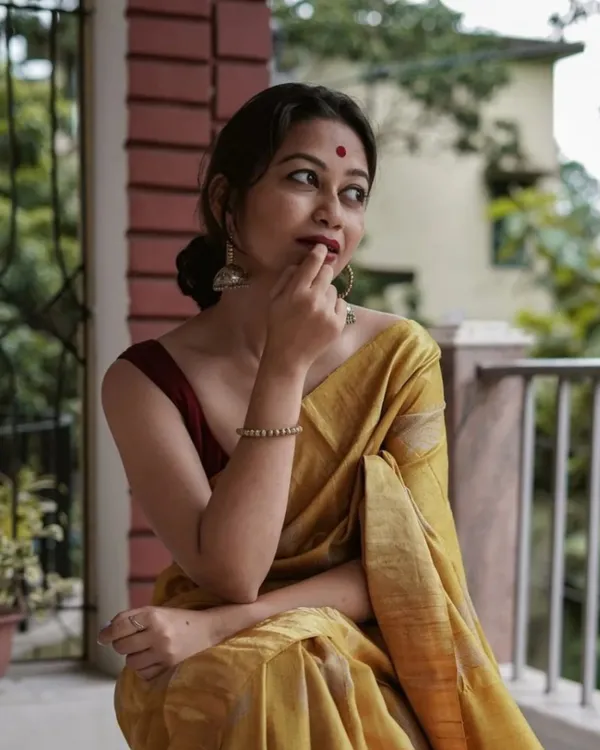 Yellow_Color_Pro_Collection_Soft_Banarasi_Silk_Saree_with_Classy_Bloue_Piece