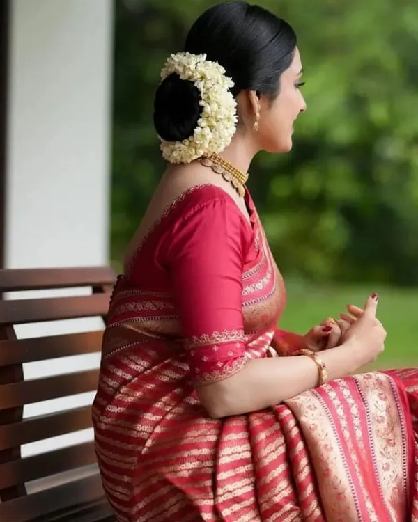 Red_Color_Signature_Line_Soft_Banarasi_Silk_Saree_with_Classy_Bloue_Piece