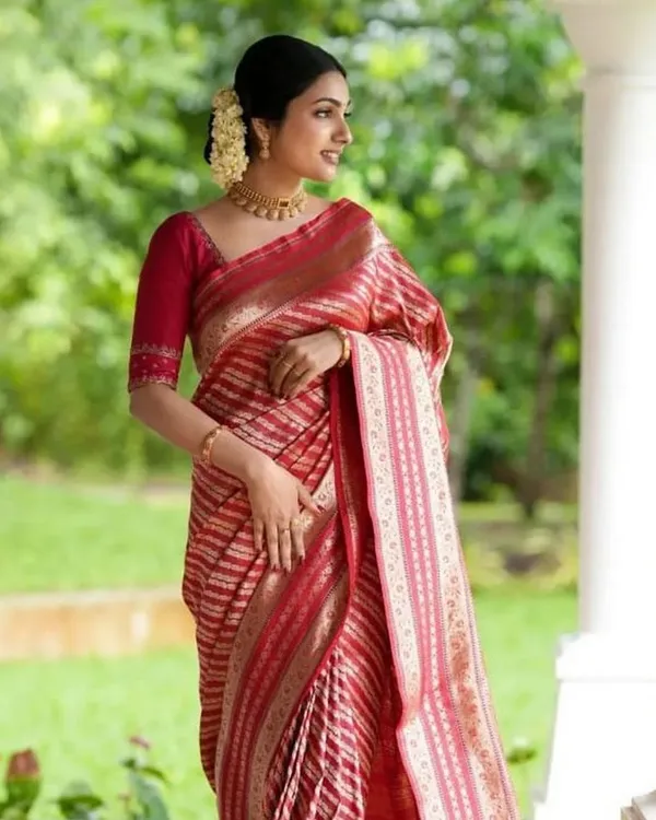 Red_Color_Signature_Line_Soft_Banarasi_Silk_Saree_with_Classy_Bloue_Piece