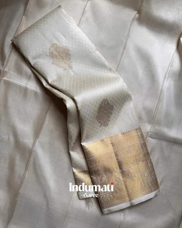 Cream_Color_Color_Fresh_Soft_Banarasi_Silk_Saree_with_Pure_Golden_Zari_work_&_Classy_Blouse_Piece