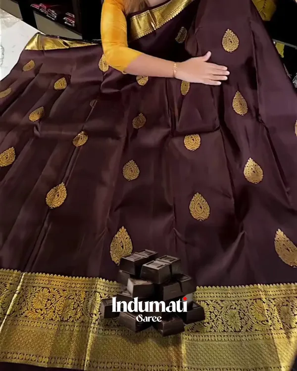 Gratifying_Brown_Color_Soft_Banarasi_Silk_Saree_With_Pure_Golden_Zari_Work_&_Classy_Blouse_Piece
