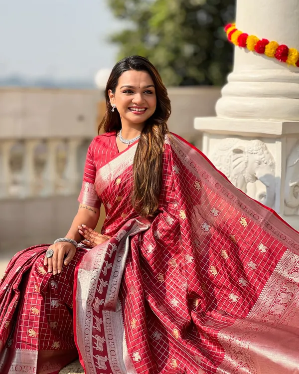 Red_Color_In_Demand_Soft_Banarasi_Silk_Saree_with_Classy_Bloue_Piece
