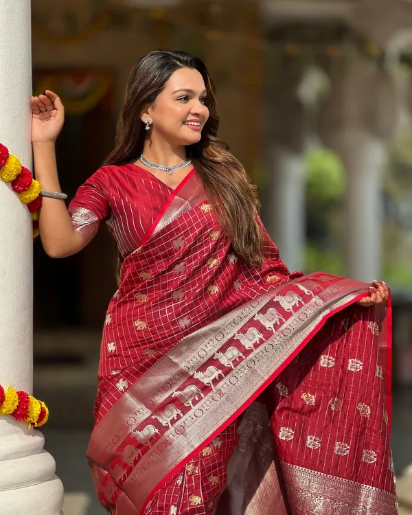Red_Color_In_Demand_Soft_Banarasi_Silk_Saree_with_Classy_Bloue_Piece