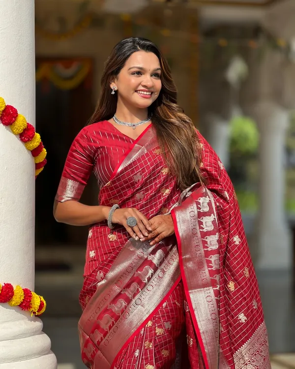 Red_Color_In_Demand_Soft_Banarasi_Silk_Saree_with_Classy_Bloue_Piece