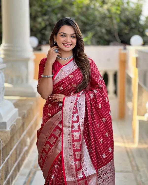 Red_Color_In_Demand_Soft_Banarasi_Silk_Saree_with_Classy_Bloue_Piece