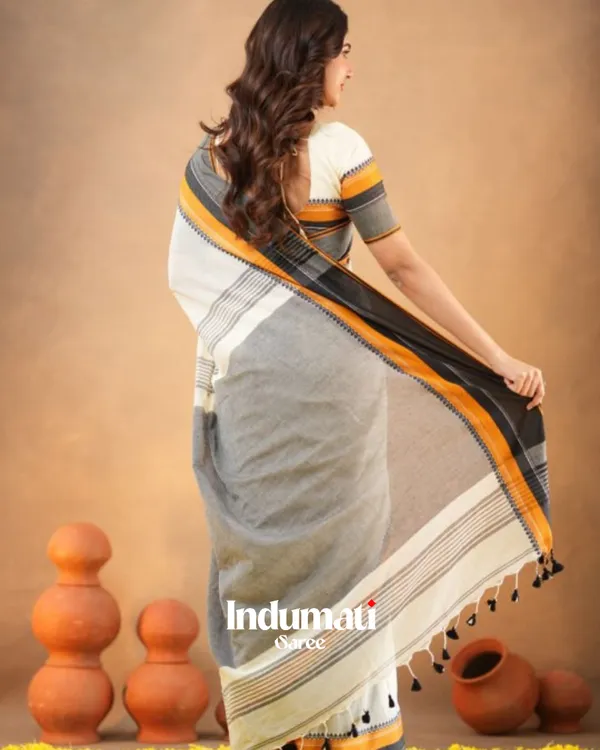 Classic_White_Traditional_Mulmul__Cotton_Saree_with_Contrast_Border_&_Blouse_Piece