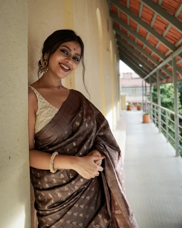 Brown_Color_Customer_Favorite_Soft_Banarasi_Silk_Saree_with_Classy_Bloue_Piece