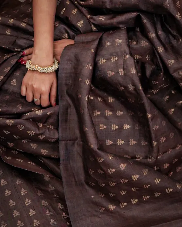 Brown_Color_Customer_Favorite_Soft_Banarasi_Silk_Saree_with_Classy_Bloue_Piece