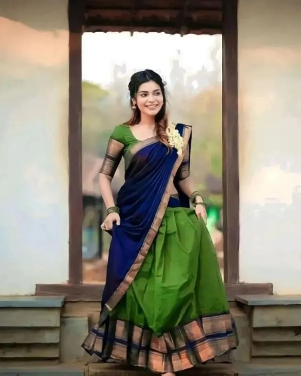 Blue_And_Green_Color_Kanchipuram_Zari_Weaving_Half_Saree_With_Blouse__Silk_Dupatta