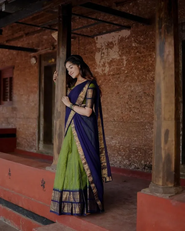 Blue_And_Green_Color_Kanchipuram_Zari_Weaving_Half_Saree_With_Blouse__Silk_Dupatta