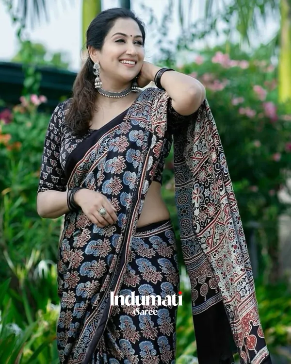 Elision_Black_Ajrakh_Printed_Model_Silk_Saree_with_Blouse_Piece