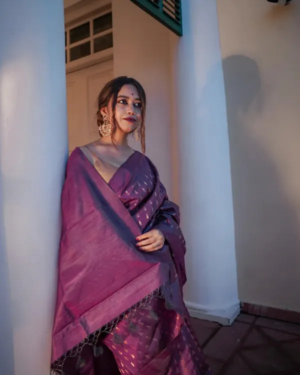 Purple_Color_Just_In_Soft_Banarasi_Silk_Saree_with_Classy_Bloue_Piece