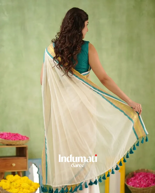 White_Mulmul_Cotton_Saree_with_Teal_&_Gold_Border_&_Matching_Teal_Blouse_Piece