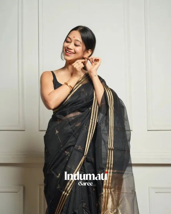 Black_Color_Most_Wanted_Cotton_Silk_Saree_with_Classy_Bloue_Piece
