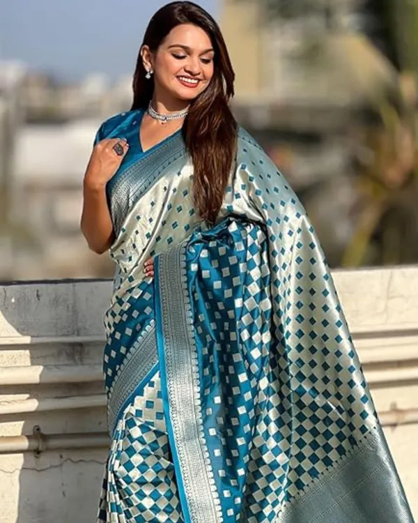 Navy_Blue_Color_Viral_Pick_Soft_Banarasi_Silk_Saree_with_Classy_Bloue_Piece