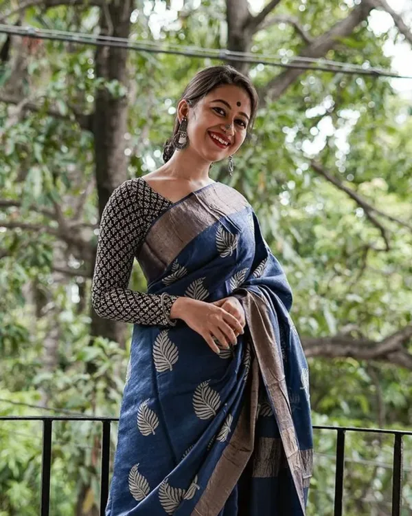 Blue_Color_Luxury_Edition_Soft_Banarasi_Silk_Saree_with_Classy_Bloue_Piece
