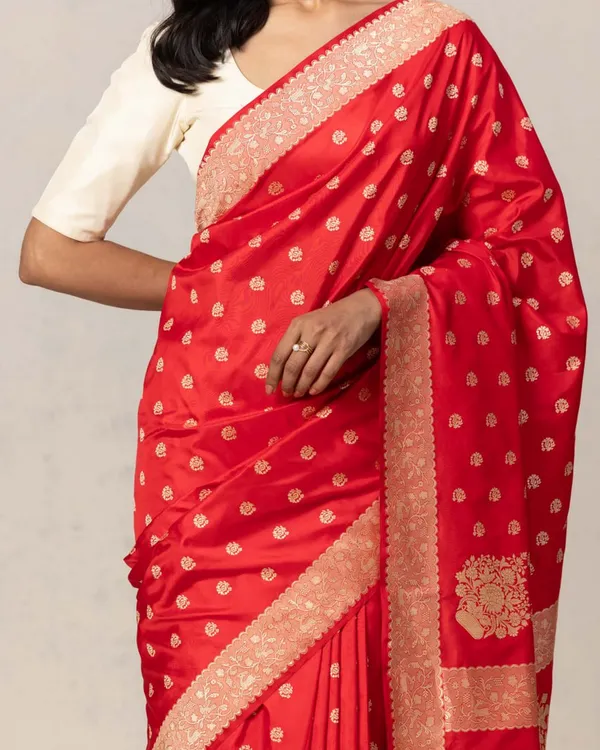 Red_Color_Just_Released_Soft_Banarasi_Silk_Saree_with_Classy_Bloue_Piece