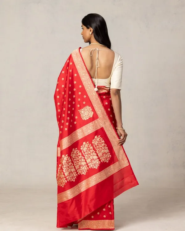 Red_Color_Just_Released_Soft_Banarasi_Silk_Saree_with_Classy_Bloue_Piece