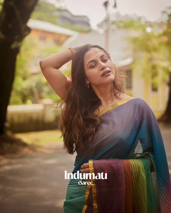 Prism_Trail_-_Multicolor_Striped_Rainbow_Saree_with_Blouse_Piece